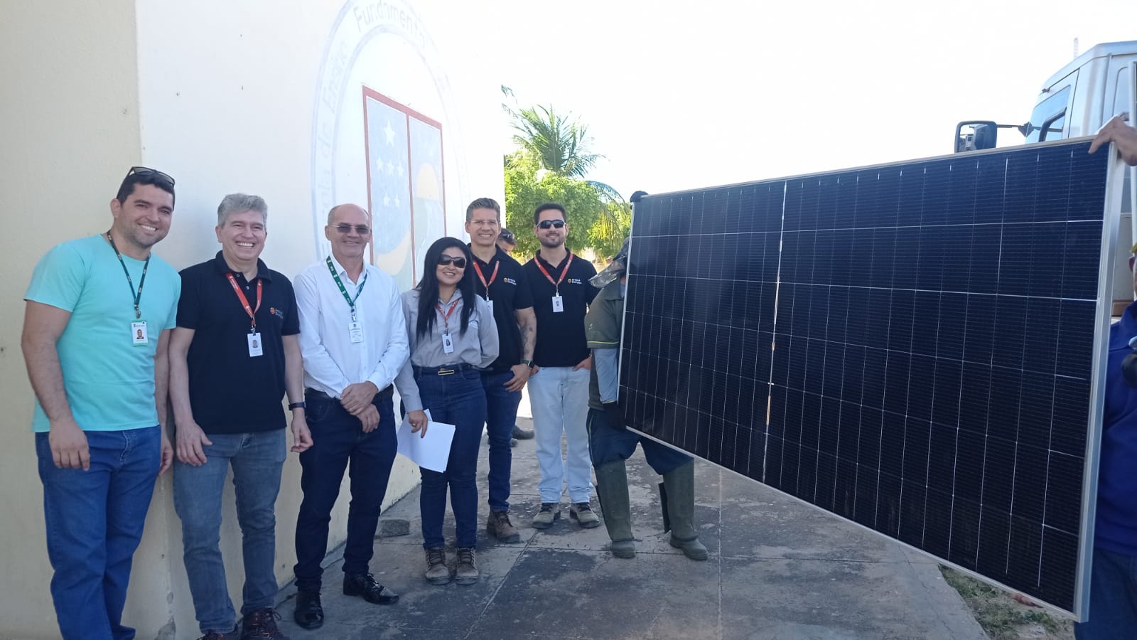 IFCE de Jaguaruana recebe equipamentos de energia solar para montagem de usina fotovoltaica