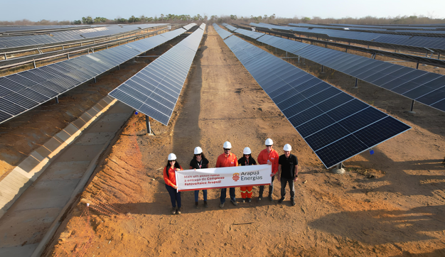 Último módulo fotovoltaico é instalado no Complexo Arapuá, que se prepara para testes de energização parcial em novembro